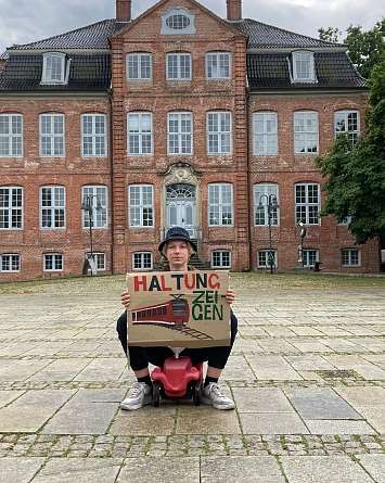 Portrait Haltung FFF SH 5 v2